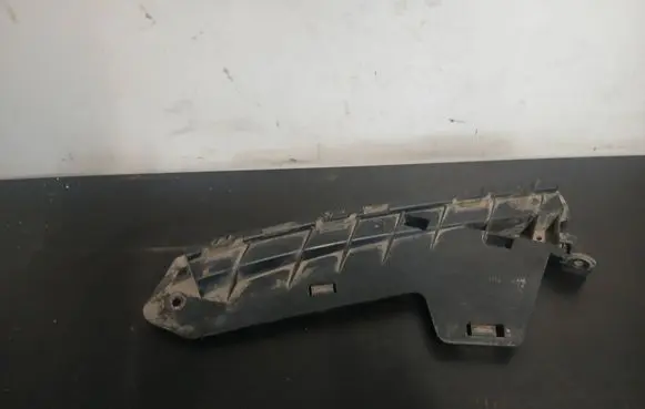 Volvo V70 Front bumper mounting bracket 30796387