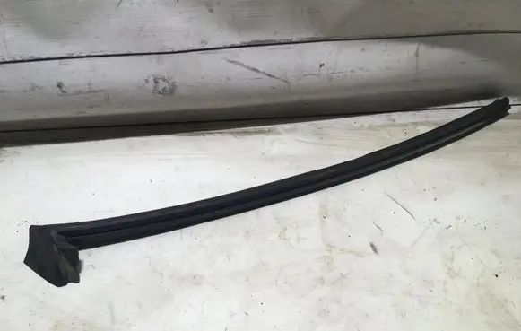 Mercedes-Benz SL R129 Front door glass trim molding