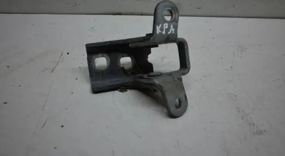 Chrysler Town u0026 Country V Front door lower hinge 881AB