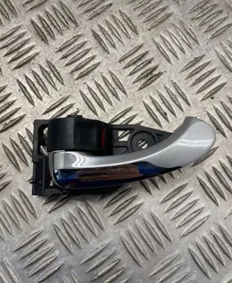 Toyota RAV 4 (XA30) Front door interior handle