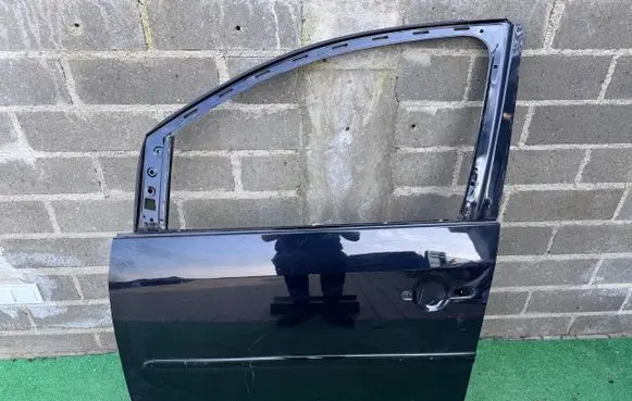 Volkswagen Touran I Front door 