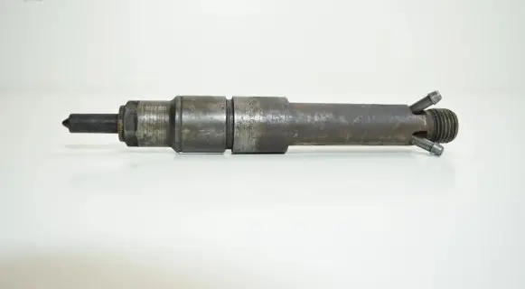 Audi A4 S4 B5 8D Fuel injector 028130201T