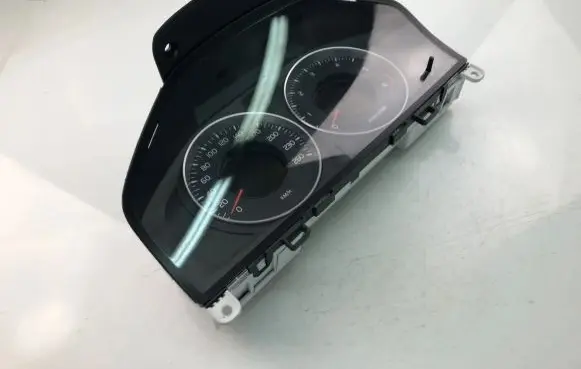 Speedometer (instrument cluster)