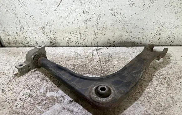Peugeot 407 Front lower control arm/wishbone