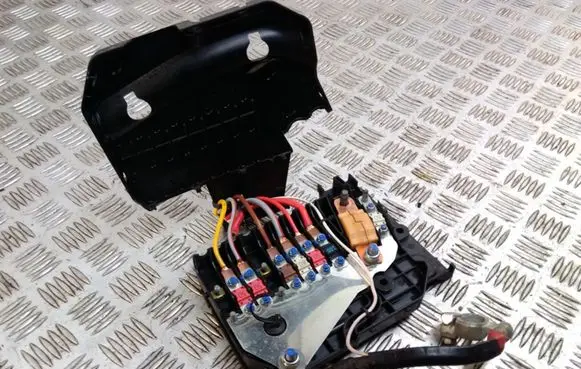 Ford Focus Positive wiring loom AV6T1A067BC