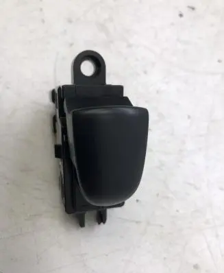 Nissan Juke I F15 Electric window control switch