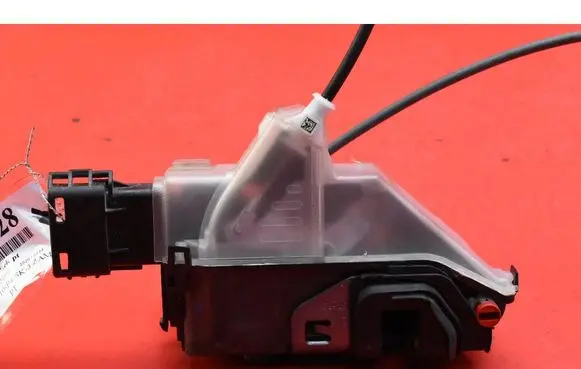 Peugeot 5008 Rear door lock 228292