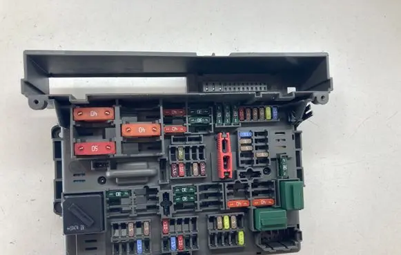BMW X1 E84 Fuse module 911944605 10688710