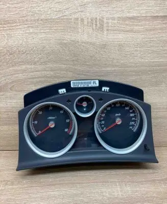Opel Zafira B Speedometer (instrument cluster) 13267520 A2C53164392