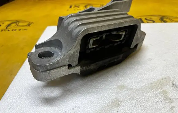 Ford Kuga III Gearbox mounting bracket LX63-7M121-DA LX637M121DA