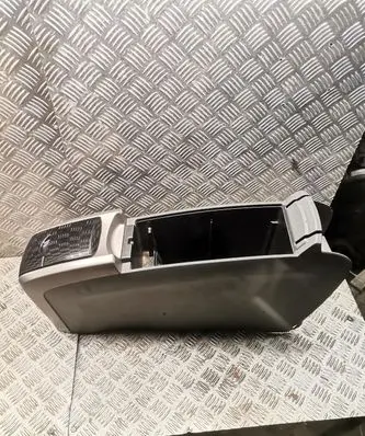 Toyota Prius (XW20) Glove box central console 