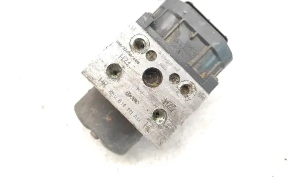 Volkswagen PASSAT B5.5 ABS Pump 8E0614111AM 0265216562