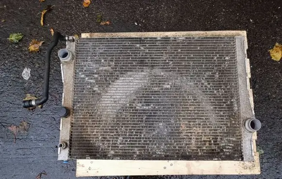 BMW X6 E71 Coolant radiator 17117533472
