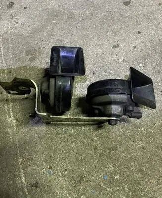 BMW 5 E60 E61 Horn signal 6935709