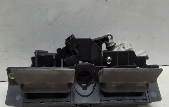 Audi A6 S6 C4 4A Tailgate/trunk/boot lock/catch/latch 3B0827565H