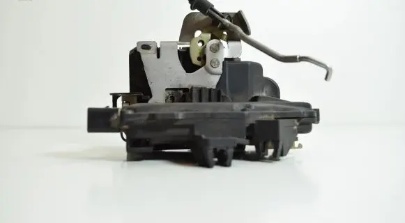 Audi A6 S6 C5 4B Rear door lock 4B0839016B