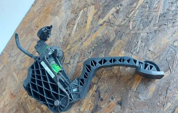 Volkswagen Sharan Clutch pedal 3C1721059BF