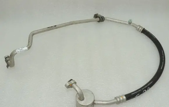Suzuki Grand Vitara II Air conditioning (A/C) pipe/hose 9571064J30