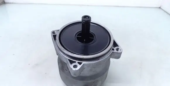 Volkswagen Phaeton Oil filter mounting bracket FL279