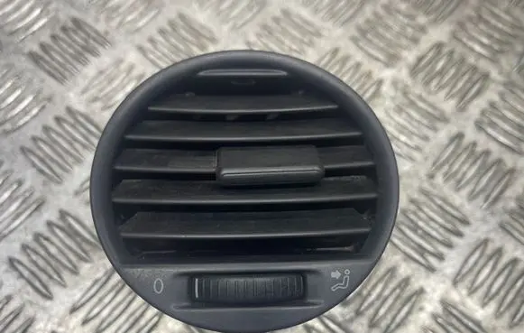 Volkswagen Caddy Dash center air vent grill 3VEX7039AA 2K0819703B