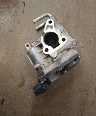 Toyota Avensis T270 EGR valve 258000R010