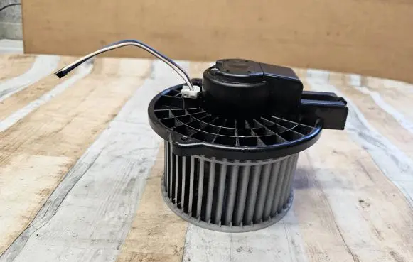 Mazda 2 Heater fan/blower 8727000690