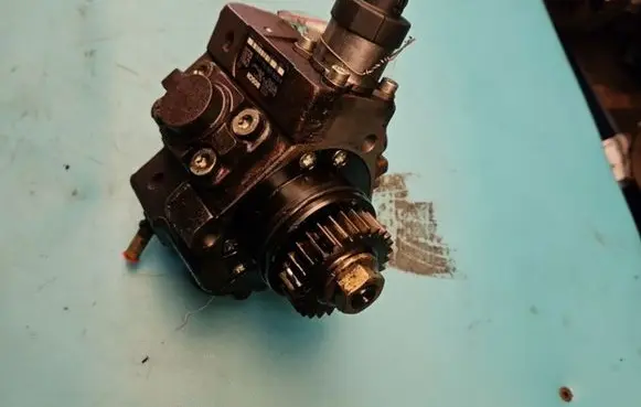 Renault Koleos I Fuel injection high pressure pump 0445010223 IMPRK1371906