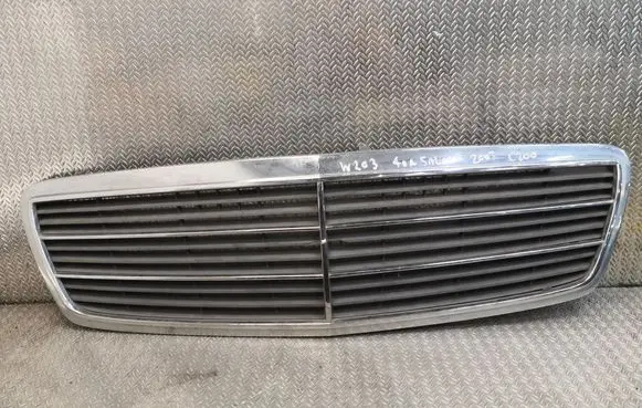 Mercedes-Benz C W203 Quarter panel pressure vent 2038800483