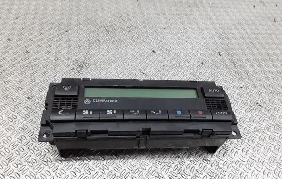 Volkswagen PASSAT B5 Climate control unit