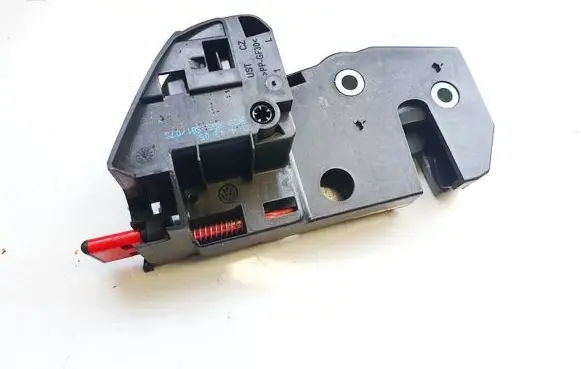 Volkswagen PASSAT B6 Seat back rest lock catch 3c9885681
