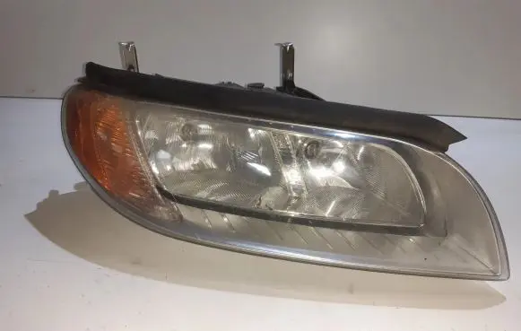 Volvo XC70 Headlight/headlamp 31214354