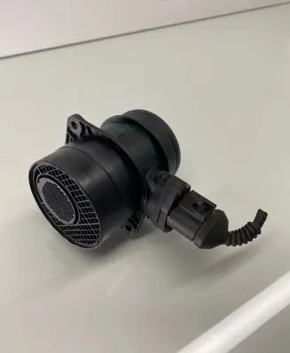 Audi A4 S4 B7 8E 8H Mass air flow meter 0281002461 074906461B