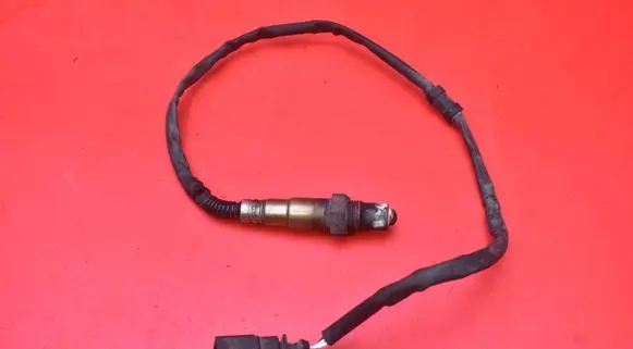 Volkswagen PASSAT CC Lambda probe sensor 06F906262AE