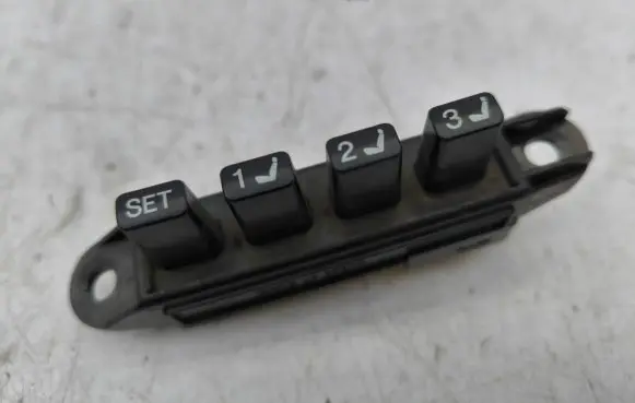 Lexus GS 300 350 430 450H Seat memory switch 15A911