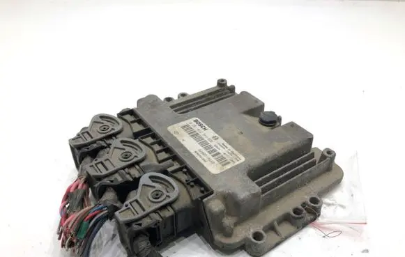 Suzuki Grand Vitara II Engine control unit/module ECU 