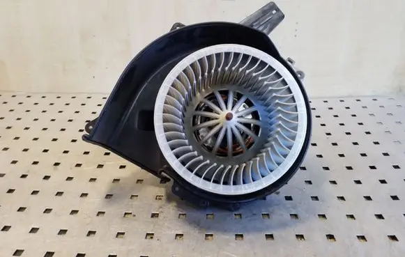 Volkswagen Polo IV 9N3 Heater fan/blower 6Q1820015H