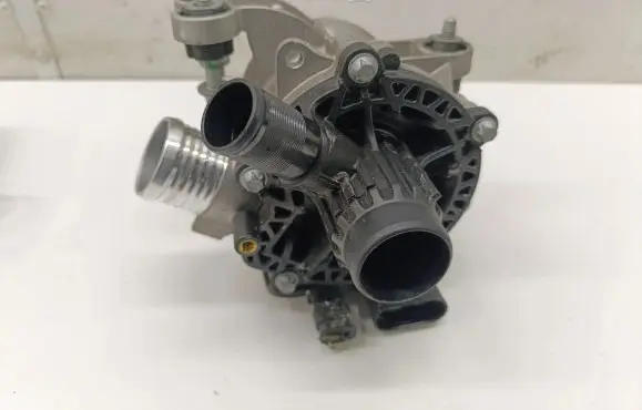 Mercedes-Benz C W206 Water pump A2542003000