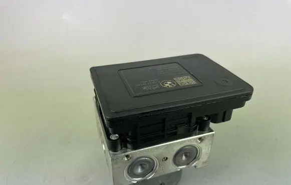 Mini One - Cooper F56 F55 ABS Pump 6878047 6878044