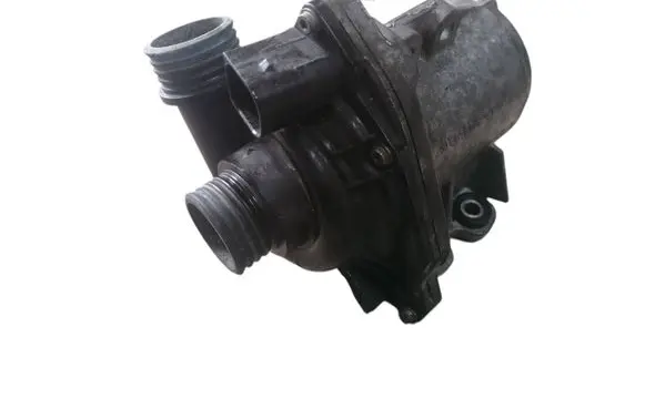 Volvo XC90 Water pump 31368715