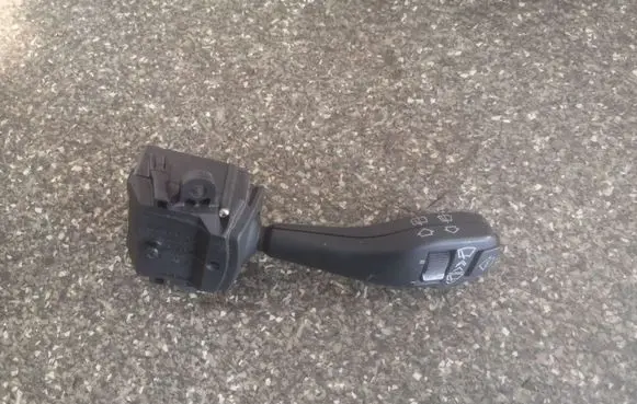 BMW 5 E39 Wiper control stalk 8375408