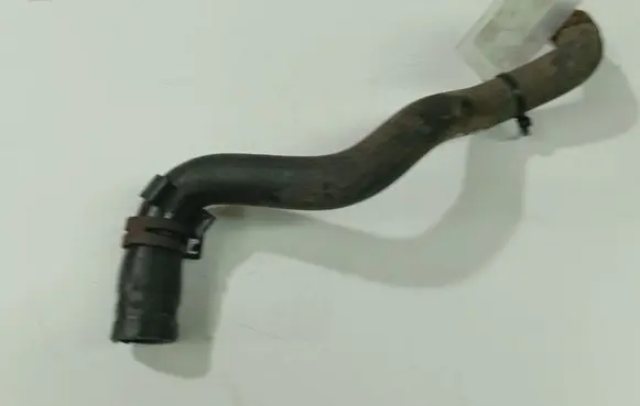 Volkswagen PASSAT B6 Engine coolant pipe/hose 