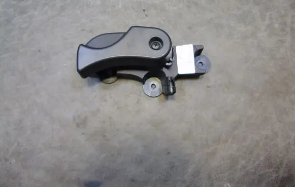 BMW 3 E90 E91 Engine bonnet (hood) release handle 393002082