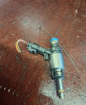 Audi A4 S4 B8 8K Fuel injector 0261500074