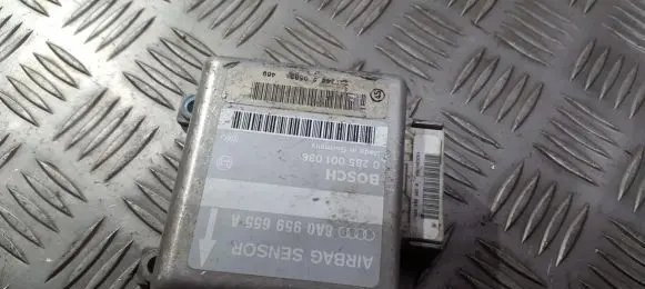 Audi A4 S4 B5 8D Airbag control unit/module 8a0959655a 0285001086