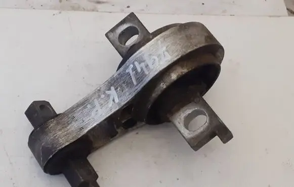 Alfa Romeo Brera Engine mount bracket A236A236