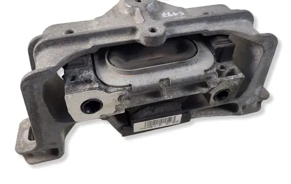 Mercedes-Benz CLA C117 X117 W117 Engine mount bracket A2462402617