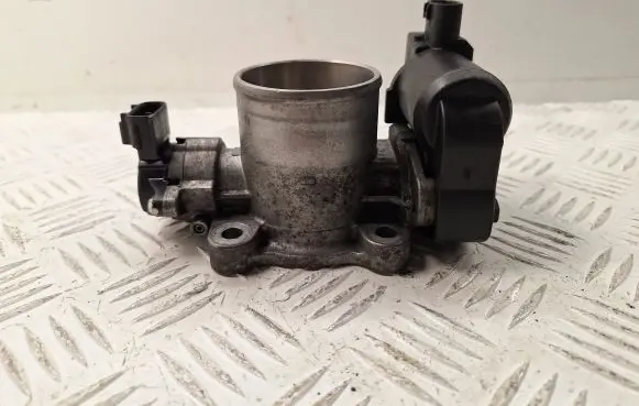 Toyota Avensis T250 Throttle valve 261000R010 1923002010