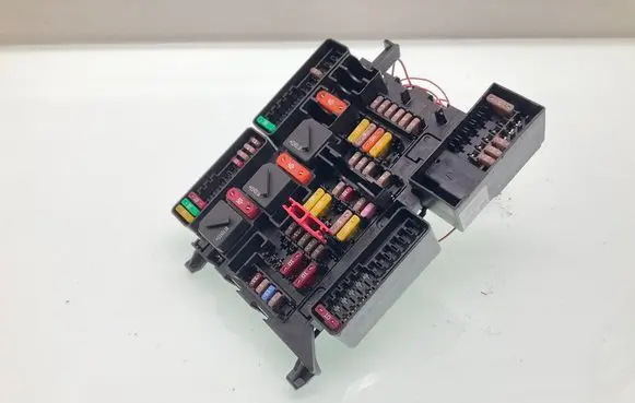 BMW X1 F48 F49 Fuse module 9270356 Q58300 081121