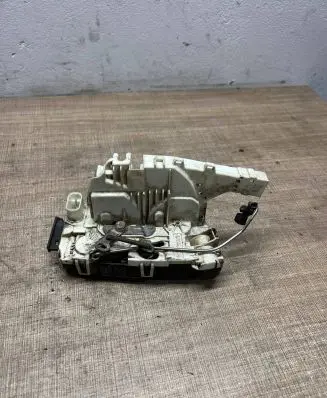 Mercedes-Benz Sprinter W906 Tailgate/trunk/boot lock/catch/latch A9067400935 ZGS009