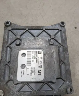 Opel Zafira B Engine control unit/module 55571557 1051202231 5WK9430